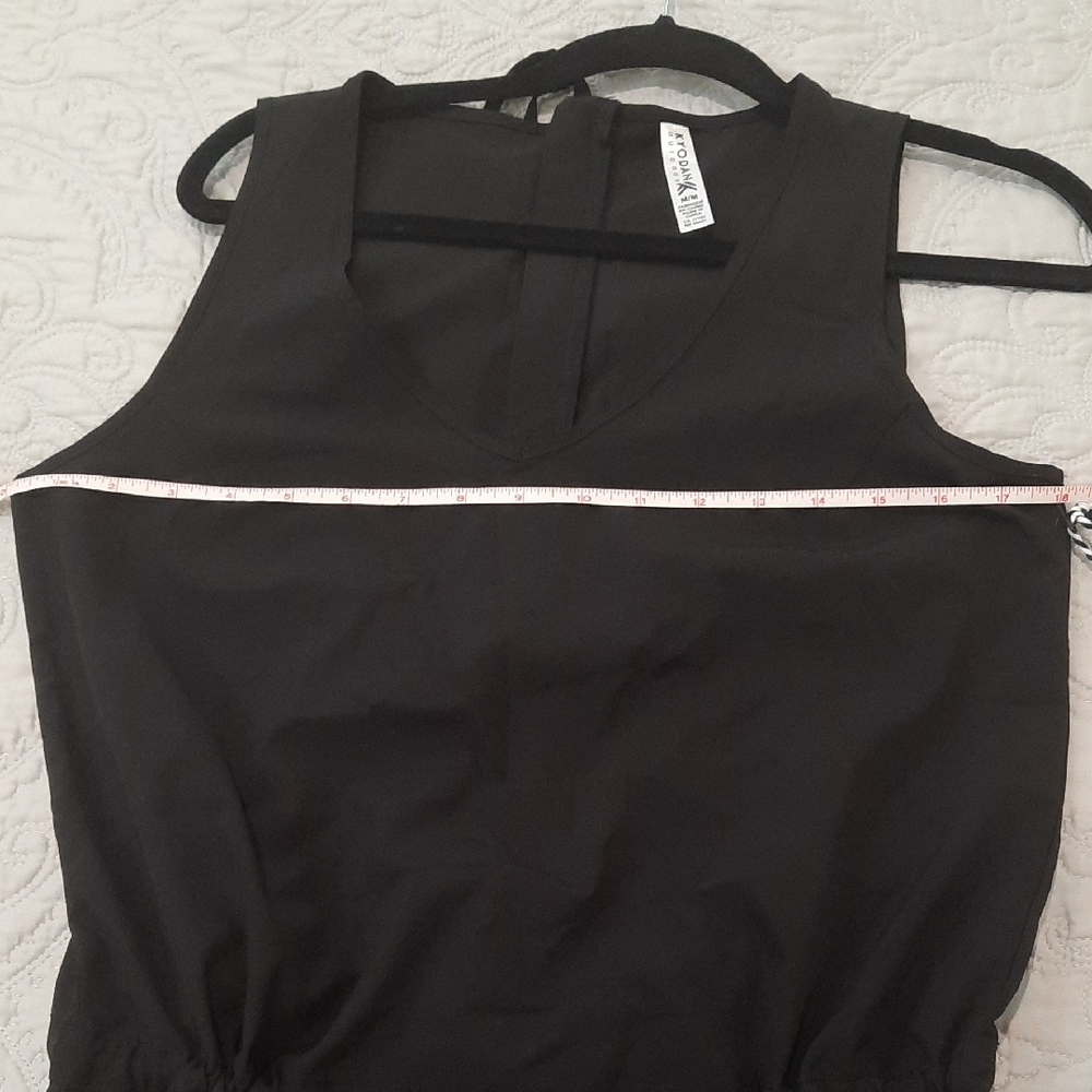 Black Sleeveless Jumpsuit - Picture 4 of 8